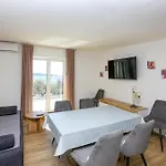 Apartments By The Sea Vodice - 4198