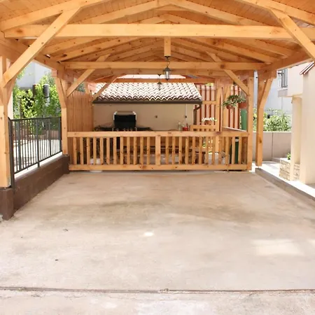 Apartments By The Sea Vodice - 4198 *