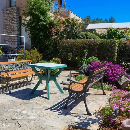 Apartments By The Sea Vodice - 4198
