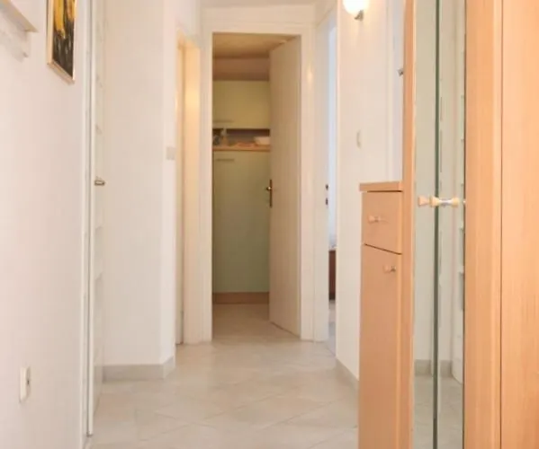 Apartments By The Sea Vodice - 4198 Apartman *