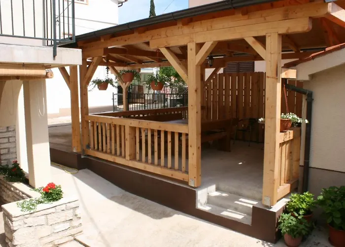 Apartman Apartments By The Sea Vodice - 4198