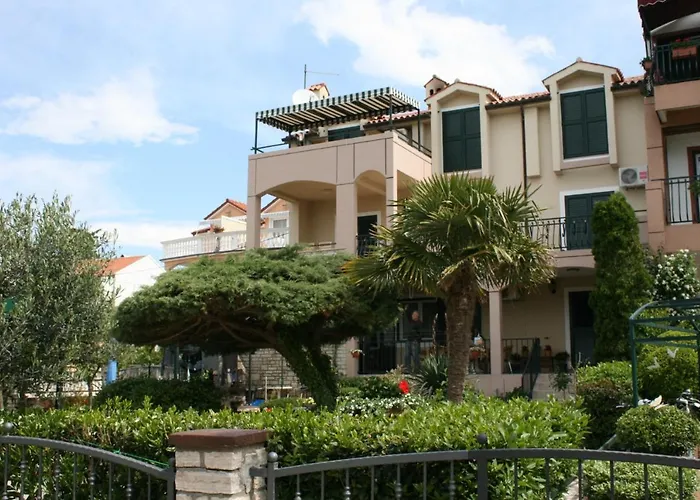 Apartments By The Sea Vodice - 4198 Apartman *