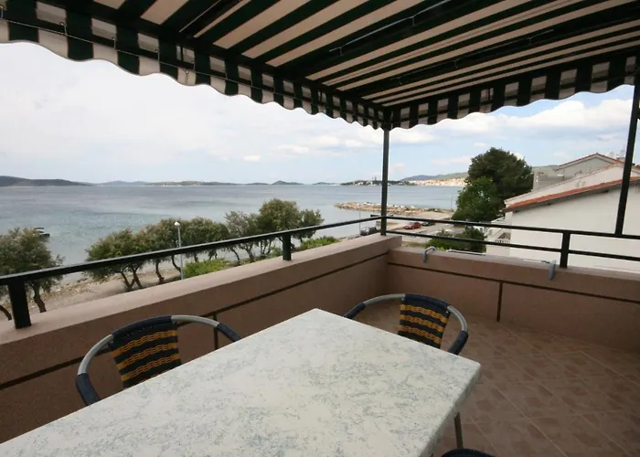 Apartments By The Sea Vodice - 4198 Apartman Vodice