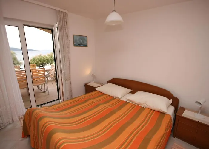 Apartman Apartments By The Sea Vodice - 4198 *