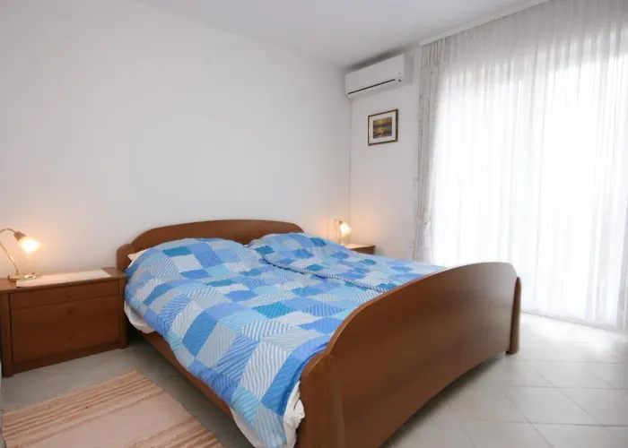 Apartments By The Sea Vodice - 4198 Apartman *