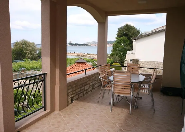 Apartman Apartments By The Sea Vodice - 4198